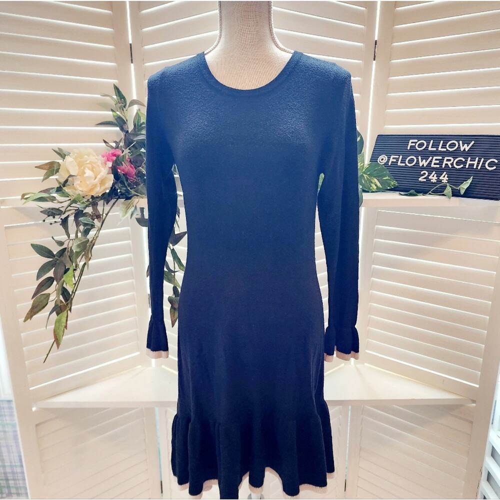 BB DAKOTA BLACK SWEATE4R DRESS WITH WHITE ACCENT TRIM SIZE LG
